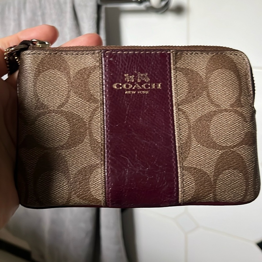 Coach wristlet brown with maroon